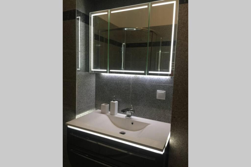 New Cozy Apartment, Location, 12 Min To Center Apartamento *